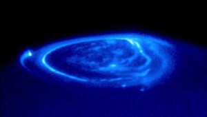 Auroral activity in the UV light up Jupiter's polar regions. Similar aurora on exoplanets driven by stellar winds could be detectable in the UV or the radio.