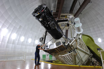 3.9-meter Anglo-Australian Telescope at Siding Spring Observatory